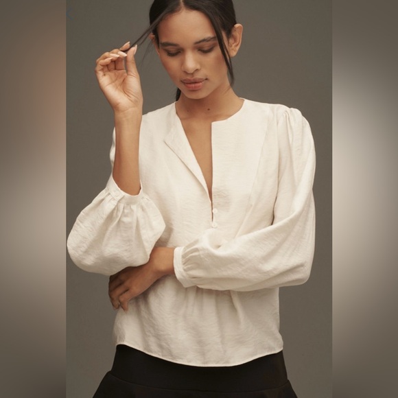 Anthropologie Tops - Anthropologie Puff Sleeve Textured Cream Blouse sz S
